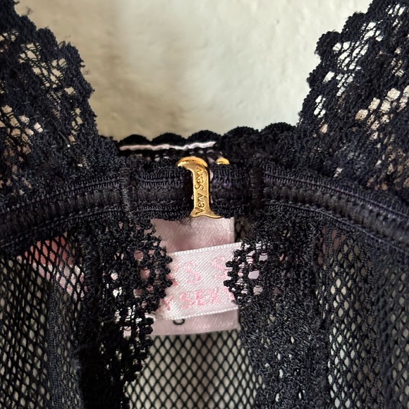 Victoria’s secret - Picture 4 of 6